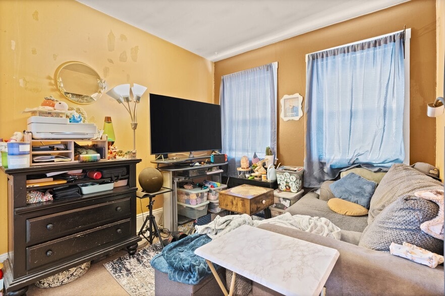 More Photos Of 327 Central St, Saugus Office For Sale