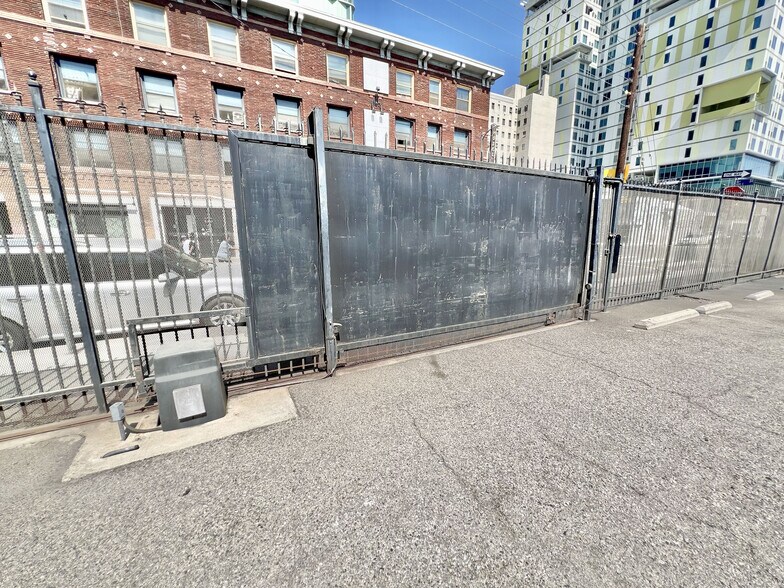 More Photos Of 606 E 6th St, Los Angeles Loft Creative Space For Lease