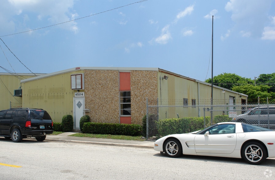 More Photos Of 4504 Georgia Ave, West Palm Beach Service For Lease