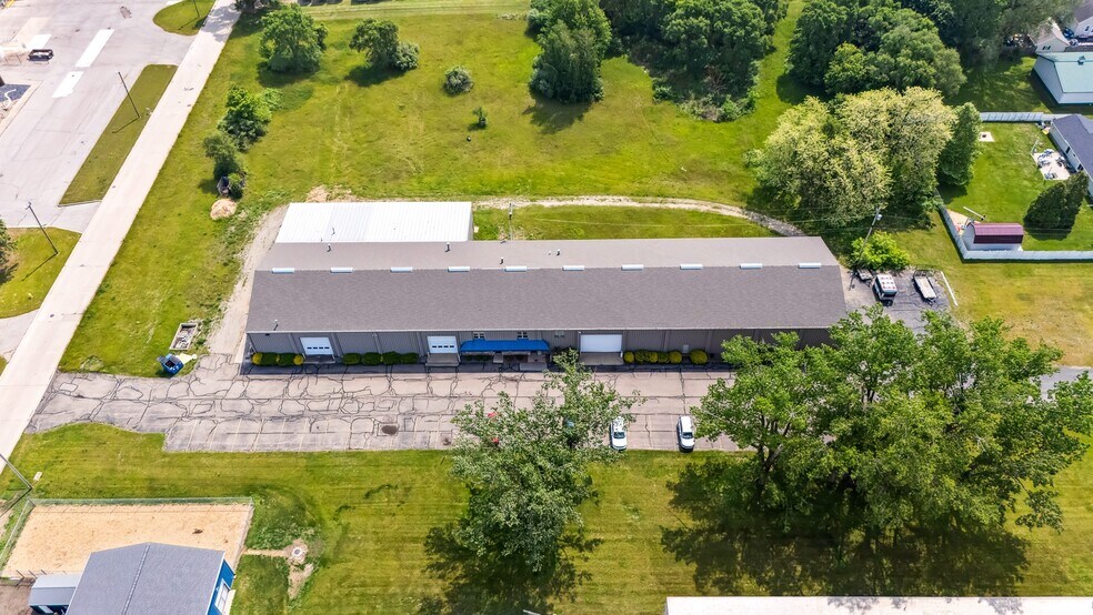 More Photos Of 207 Hawthorne Ave, Saint Joseph Warehouse For Sale