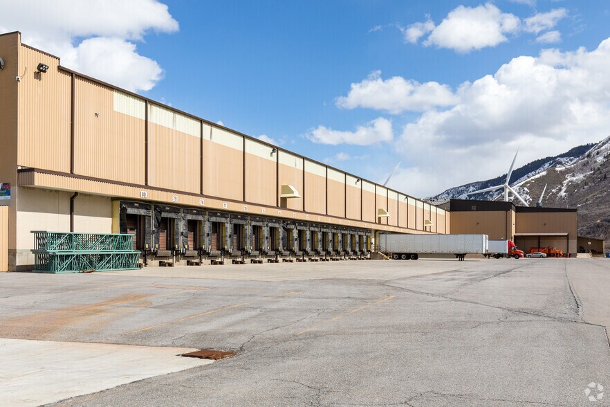 More Photos Of 4000 E Highway 6, Spanish Fork Distribution For Lease