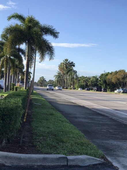 More Photos Of 3300 S Congress Ave, Boynton Beach Showroom For Lease