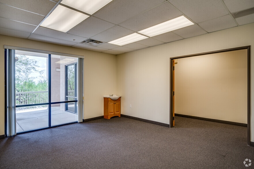 More Photos Of 2550 N Thunderbird Cir, Mesa Office For Lease