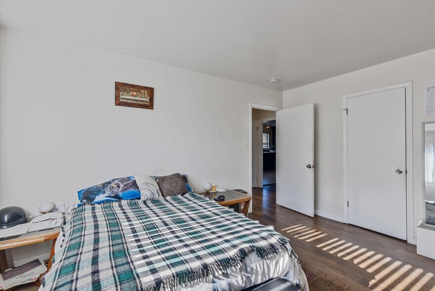 More Photos Of 1927 82nd Ave, Oakland Apartments For Sale