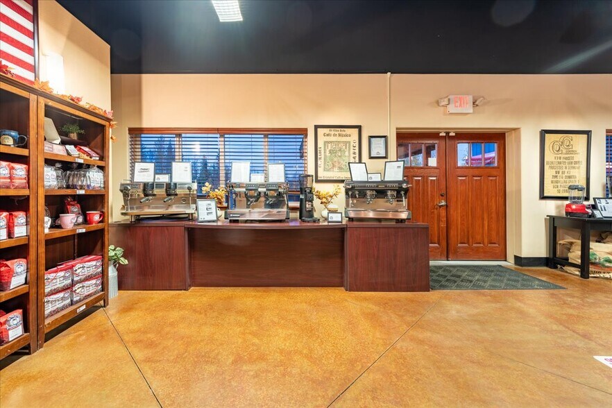 More Photos Of 1502 Minnie St, Fairbanks Industrial For Sale