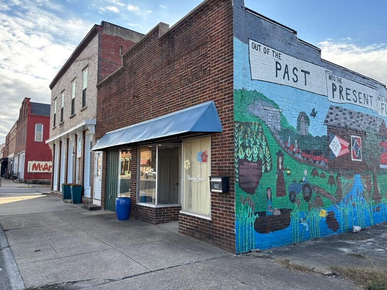 More Photos Of 206 W Main St, Mc Arthur Flex For Sale