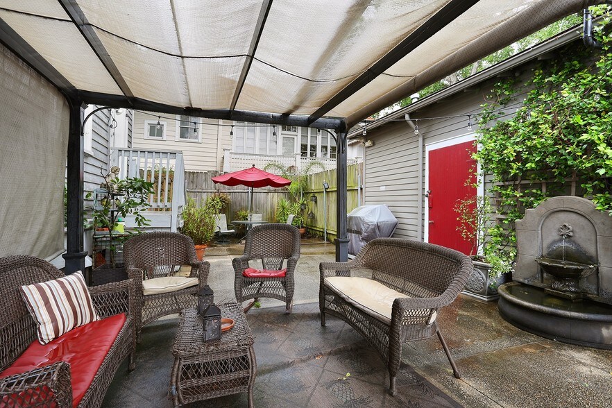 More Photos Of 120 S Pierce St, New Orleans Hotel For Sale