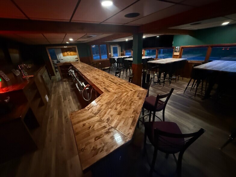 More Photos Of 1640 W US-2, Crystal Falls Restaurant For Sale