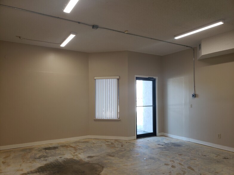 More Photos Of 1501 Ridgewood Ave, Daytona Beach Office For Lease