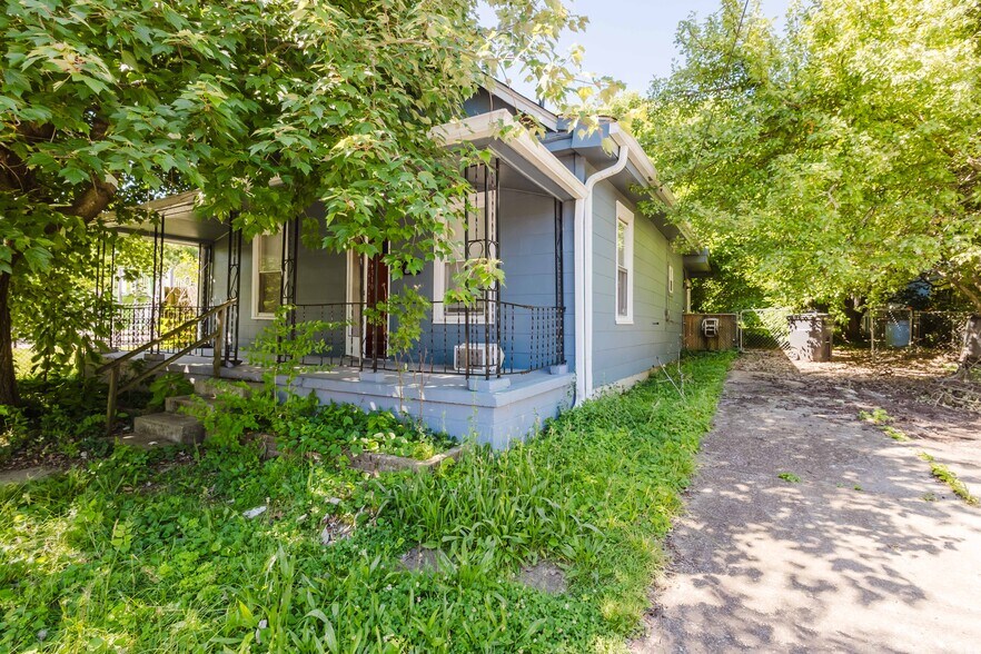 More Photos Of , Lexington Specialty For Sale