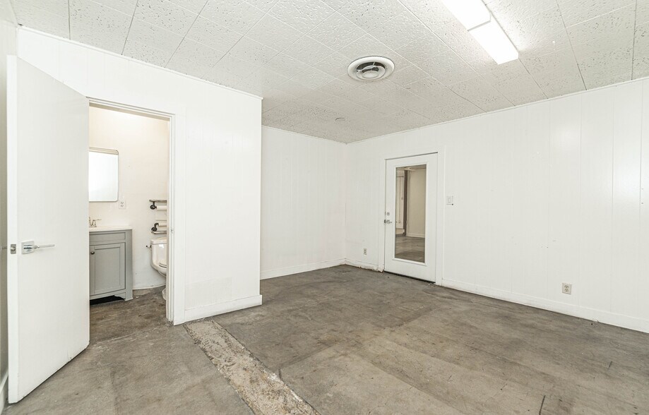 More Photos Of 947 N Vignes St, Los Angeles Warehouse For Sale