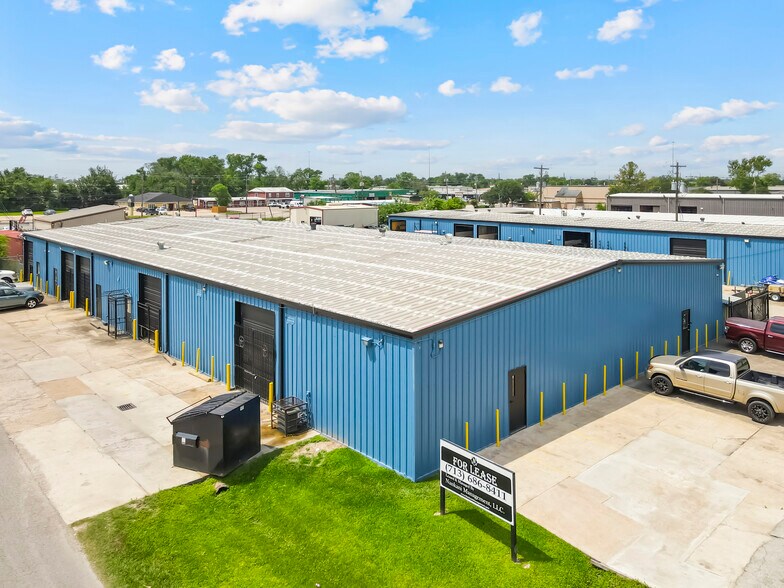 Primary Photo Of 940 Hodgkins St, Houston Warehouse For Lease