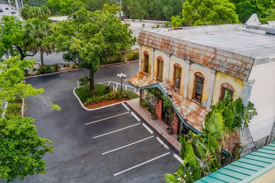 More Photos Of 4066 Broward Blvd, Fort Lauderdale Storefront Retail Office For Sale