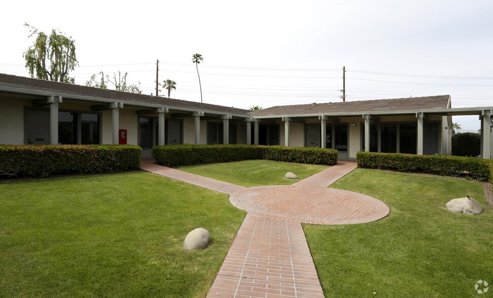 More Photos Of 800 Magnolia Ave, Corona Medical For Sale
