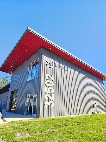 More Photos Of 32502 Tamina Rd, Magnolia Office For Lease