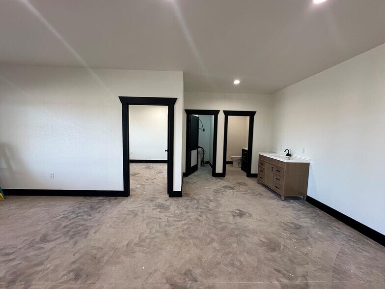 More Photos Of 538 US-62/180 Hwy, Seminole Flex For Sale