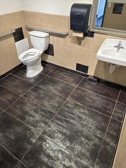 More Photos Of 818-828 S College Ave, Fort Collins Storefront Retail Office For Lease