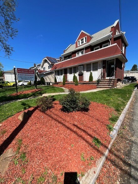 More Photos Of 523 Westfield Ave, Elizabeth Medical For Lease