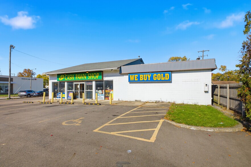 More Photos Of 3210 E Main St, Columbus Freestanding For Sale