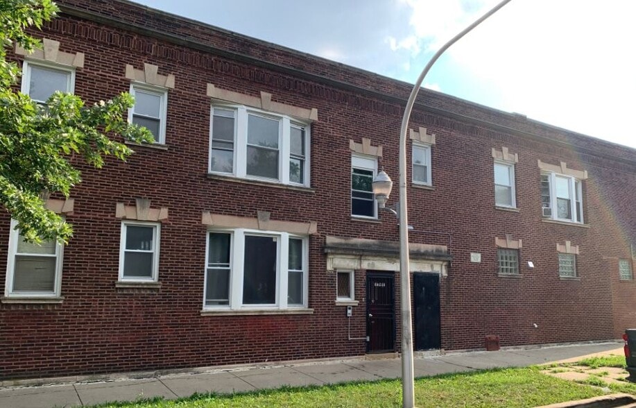 Primary Photo Of 1721 W 65th St, Chicago Apartments For Sale