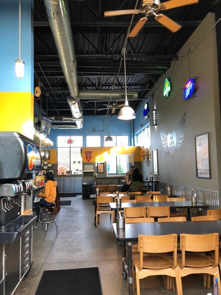 More Photos Of 500-508 Lexington Pky S, Saint Paul Restaurant For Lease