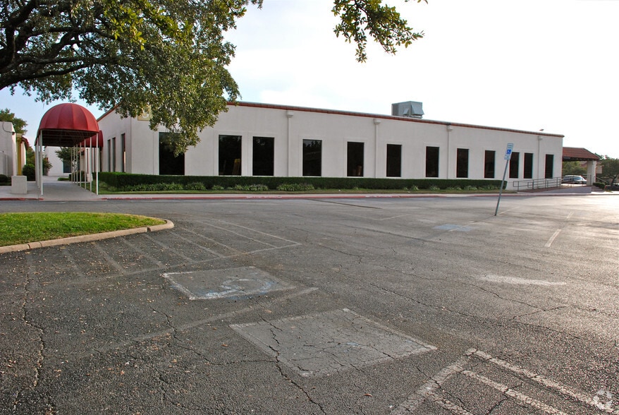 More Photos Of 3501 N Macarthur Blvd, Irving Medical For Sale
