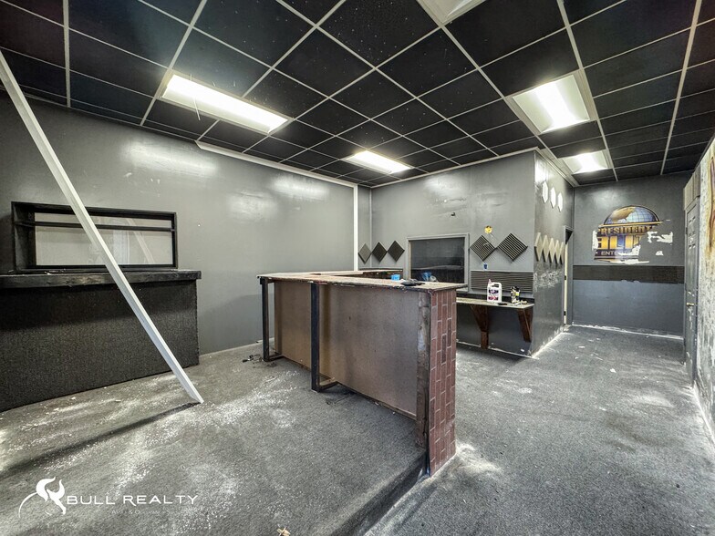 More Photos Of 8108 Highway 85, Riverdale Freestanding For Lease