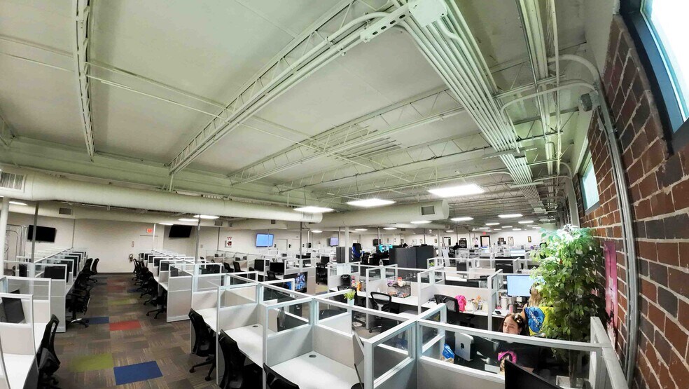 More Photos Of 7490 N 36th St, Pinellas Park Loft Creative Space For Lease