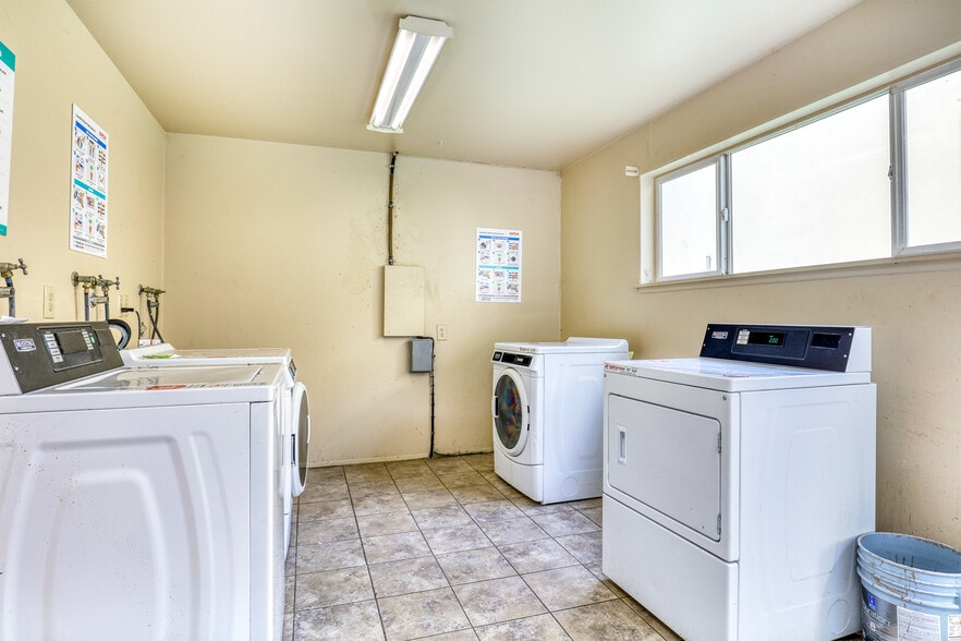 More Photos Of 720 Washington Ave N, Kent Apartments For Sale