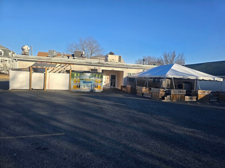 More Photos Of 48 School St, Lincoln Restaurant For Sale