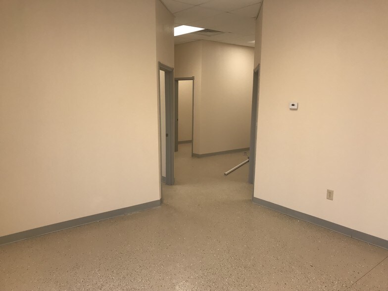 More Photos Of 9503 E County Road 97, Midland Warehouse For Lease