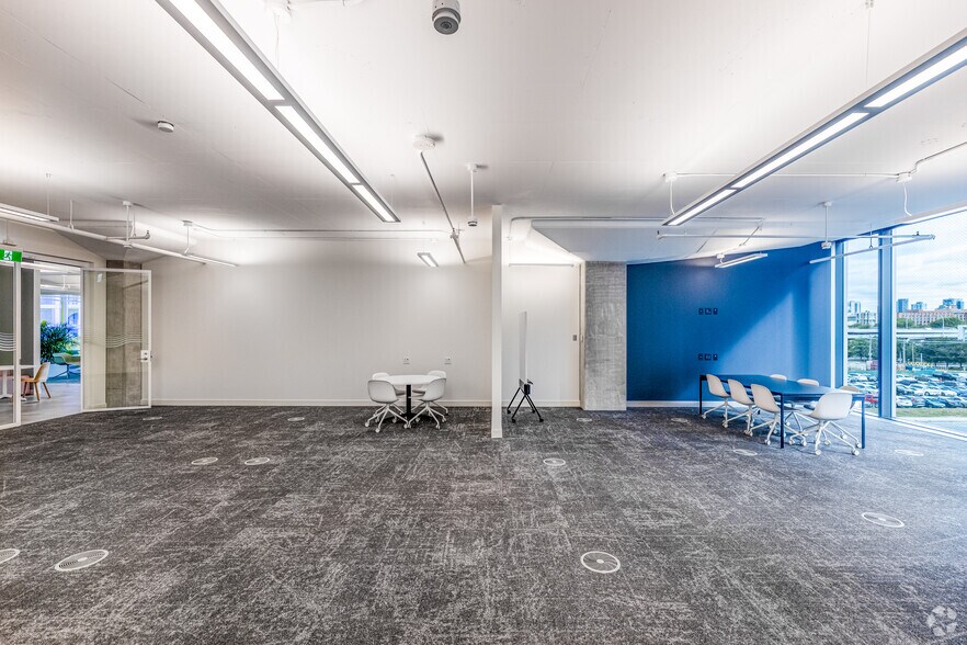 More Photos Of 155 Queens Quay E, Toronto Coworking Space