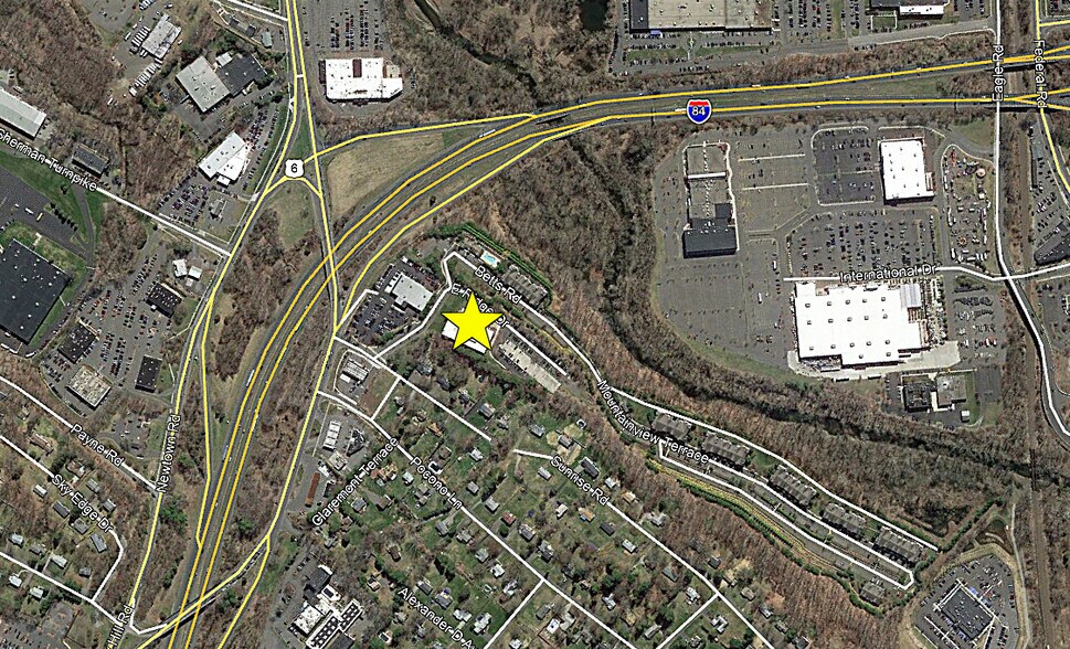 More Photos Of 4 Mountainview Ter, Danbury Office For Lease