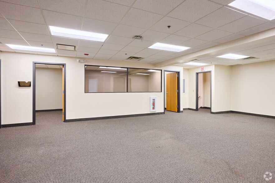 More Photos Of 300 Main St, East Rochester Medical For Lease