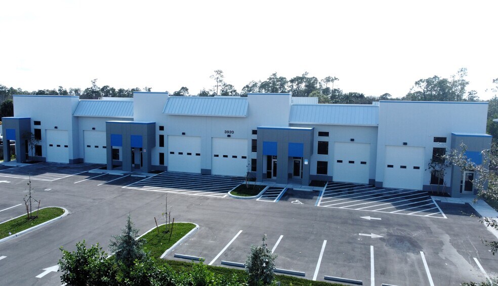 More Photos Of 3945 Tollhouse Dr, Naples Warehouse For Lease