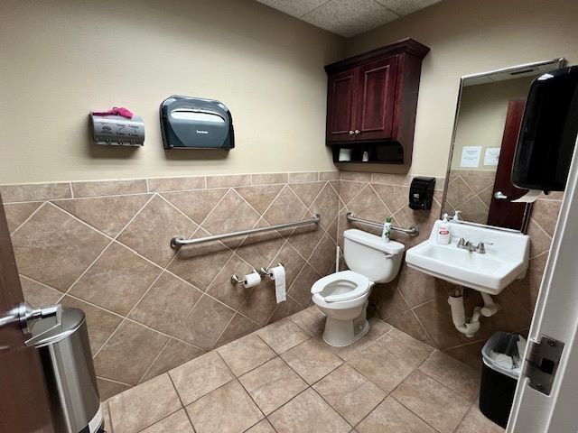 More Photos Of 4416 74th St, Lubbock Office For Sale