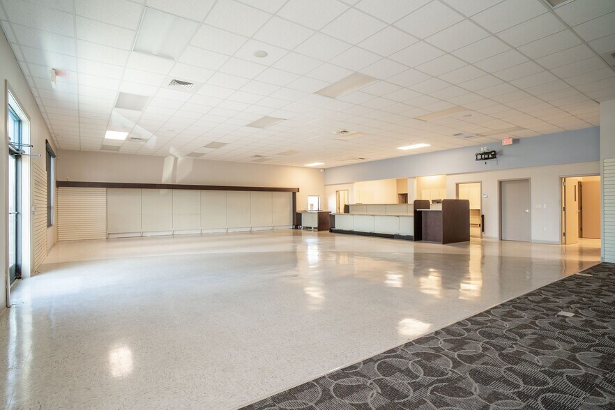 More Photos Of 16 Gosnell, Staunton Medical For Sale