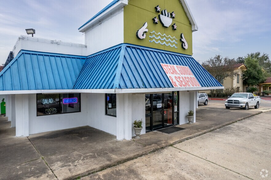 More Photos Of 1105 Highway 146, La Porte General Retail For Lease