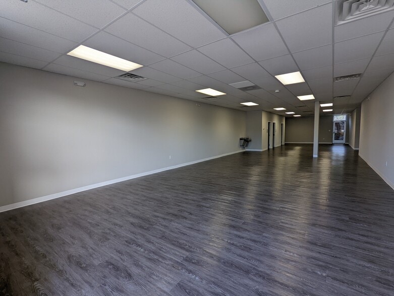 More Photos Of 16021 Kairos Rd, Colonial Heights Medical For Lease