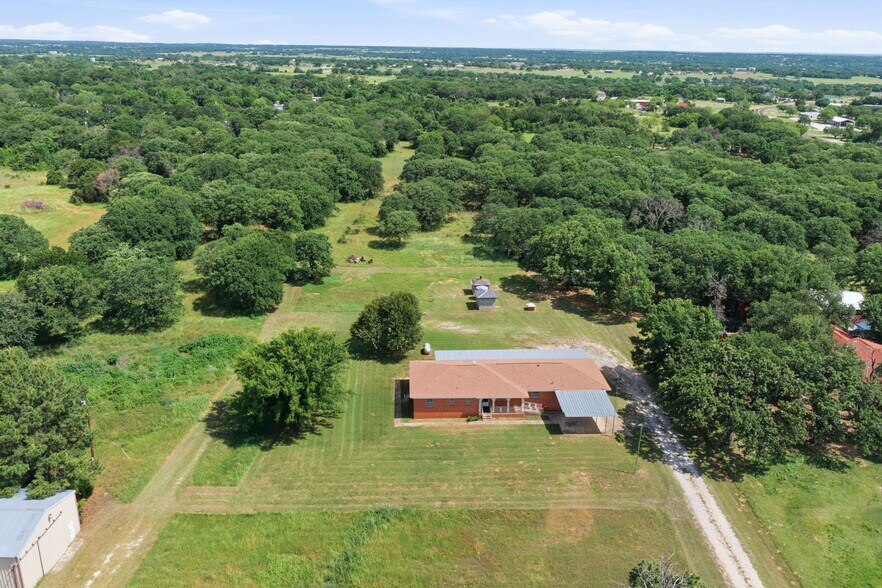 More Photos Of 3523 E Highway 199, Springtown Office For Sale