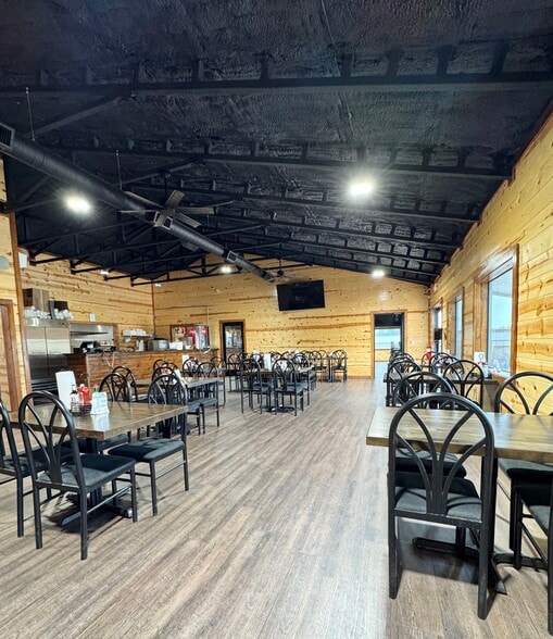 More Photos Of 500 SE Lincoln Rd, Idabel Hotel For Sale