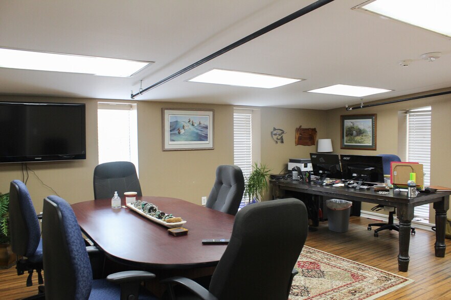 More Photos Of 8101 Fite Rd, Pearland Warehouse For Sale