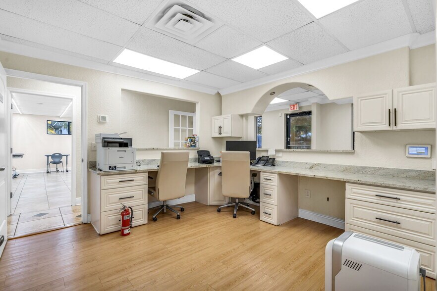 More Photos Of 4109 Armenia Ave, Tampa Medical For Sale