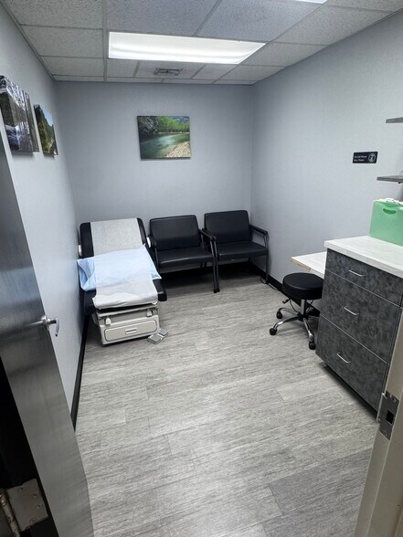 More Photos Of 1 St. Vincent Cir, Little Rock Medical For Sale