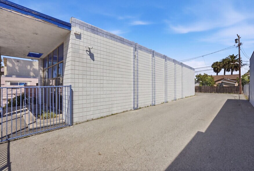 More Photos Of 2268 Long Beach Blvd, Long Beach Medical For Sale