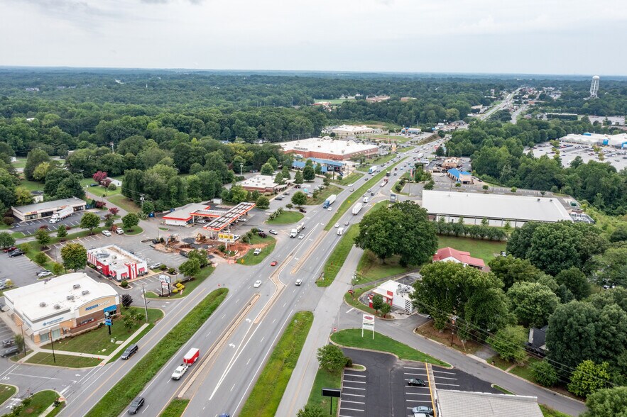 More Photos Of 938 Grove St, Shelby Fast Food For Sale
