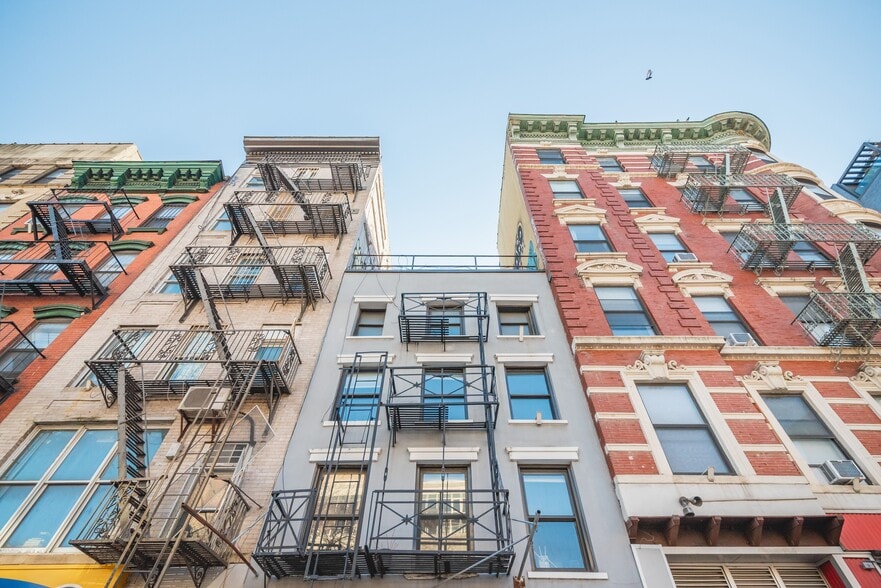More Photos Of 301 E Houston St, New York Apartments For Sale