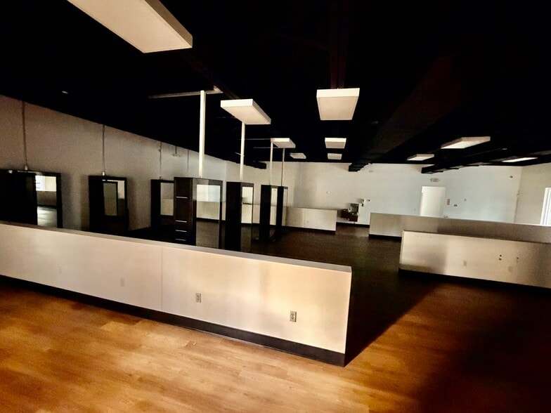 More Photos Of E Bay Dr, Clearwater Unknown For Lease