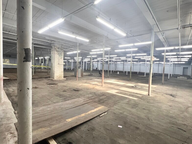 More Photos Of 27-31 Privet St, Pawtucket Manufacturing For Sale