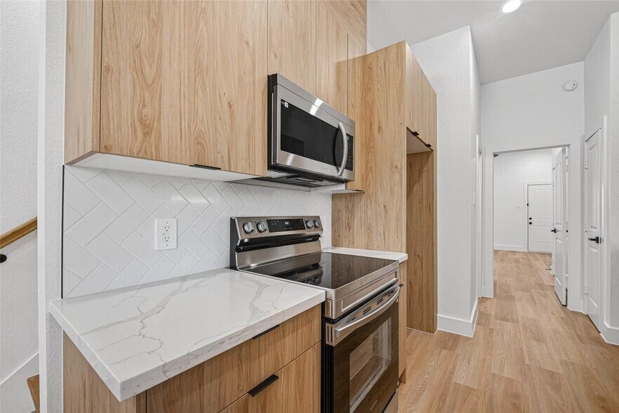 More Photos Of 7840 Nashville Unit A/B Street, Houston Apartments For Sale